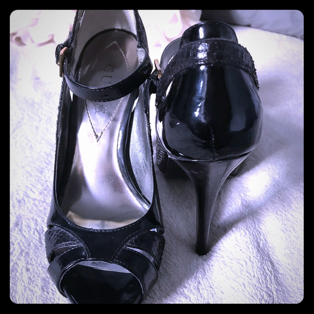 Sz 7  Guess Patent leather open toe high heel